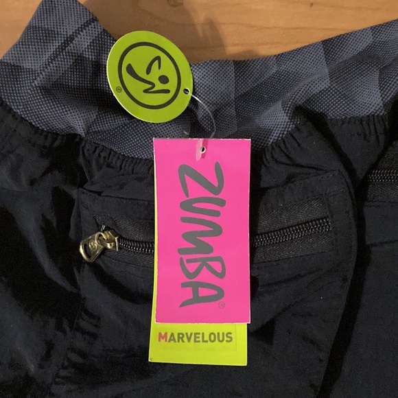 Zumba Capris Brand New - Picture 3 of 4